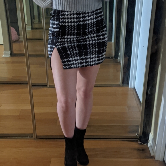 Plaid mini skirt - Picture 2 of 3